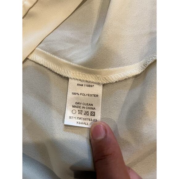 Collective Concepts Ivory Color Sleeveless Drape Front Blouse Size XS - Picture 6 of 6